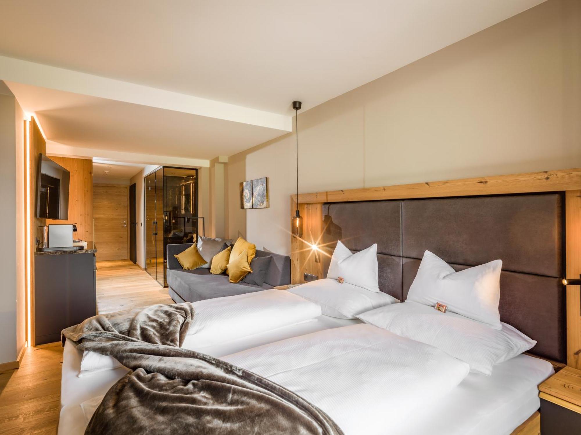 Hotel Waldfriede - Der Logenplatz Im Zillertal ฟือเกน ภายนอก รูปภาพ