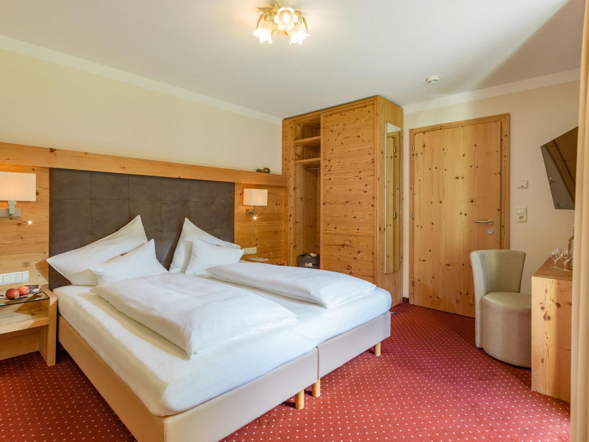 Hotel Waldfriede - Der Logenplatz Im Zillertal ฟือเกน ภายนอก รูปภาพ